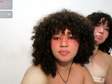 chloe_and_violeta