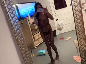 lonelymilfxoxo