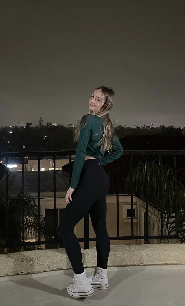 Blonde Bombshell Kaytlin — 39
